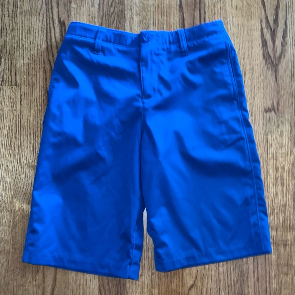 Under Armour blue boy’s golf shorts, heatgear, size youth 14, good condition